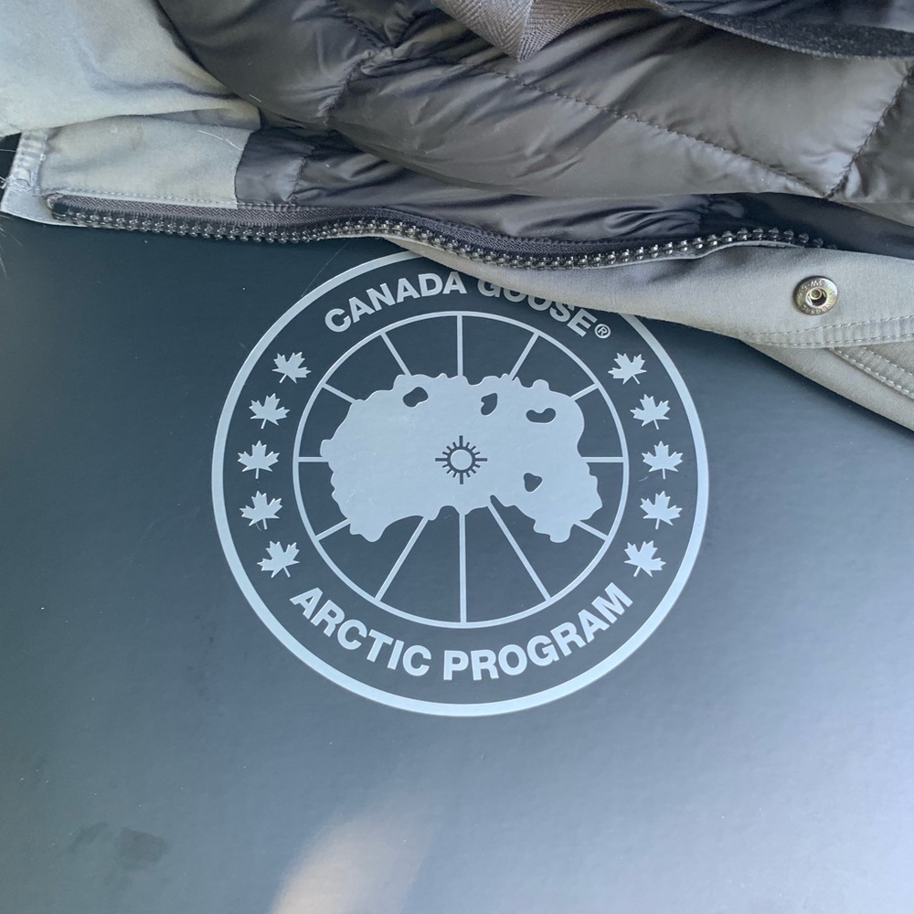 Women’s M CANADA GOOSE - Picture 5 of 7